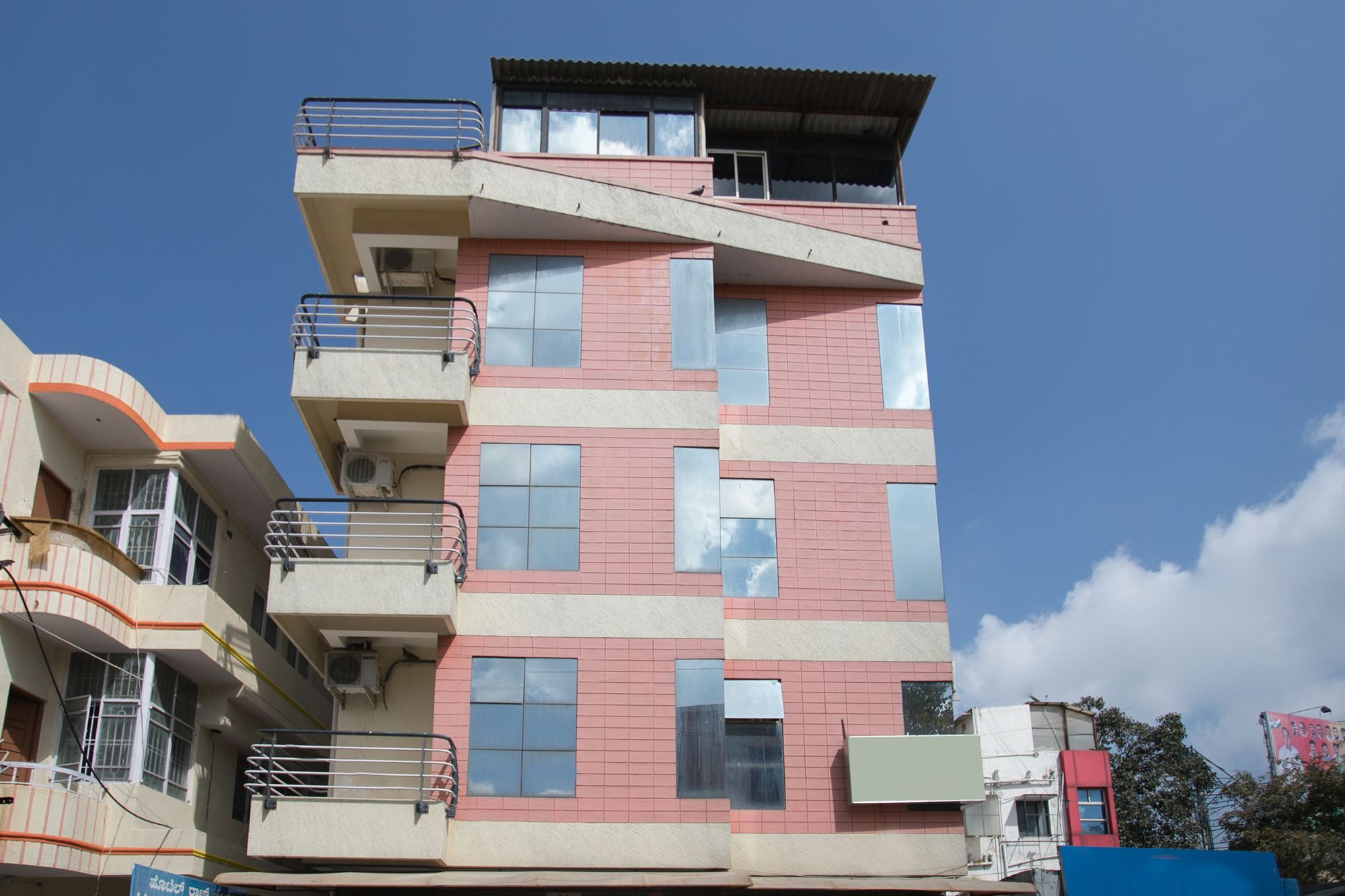 ホテル Oyo 10478 Raj Residency バンガロール エクステリア 写真